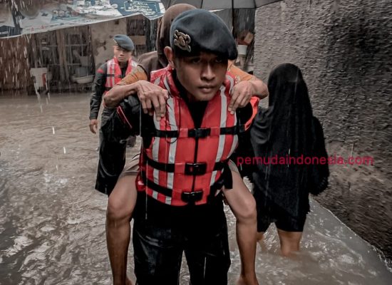 Banjir Kabupaten Bekasi, Patroli Brimob Fokus di Dua Kecamatan Paling Rawan