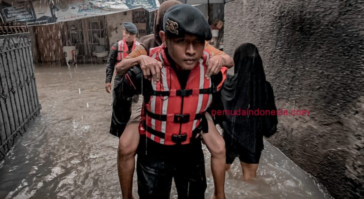 Banjir Kabupaten Bekasi, Patroli Brimob Fokus di Dua Kecamatan Paling Rawan