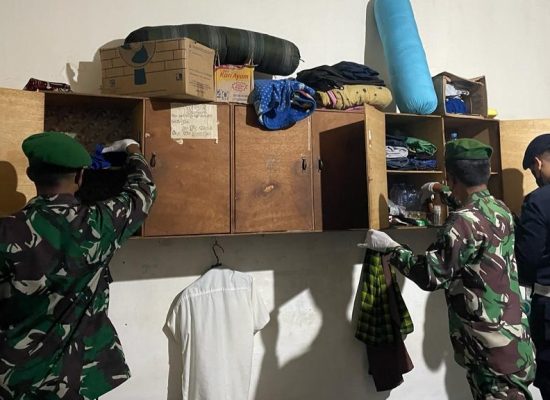 Kedapatan saat Razia, Napi Lapas Cikarang Bergelimang Handphone