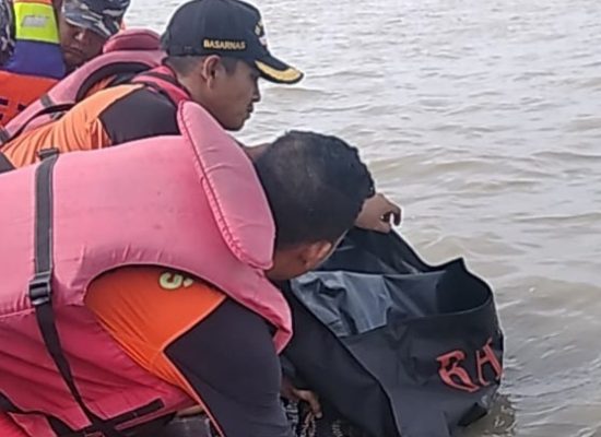Sampan Disenggol Kapal Pukat, Jasad Husen Ditemukan 100 Meter dari Lokasi Kejadian