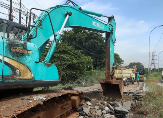 Hadapi Arus Mudik, Pemkab Bekasi Perbaiki 28 Kilometer Jalan Raya Kalimalang