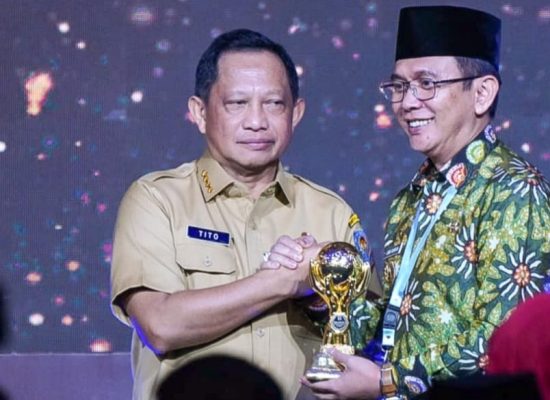 98 Persen Warga Jadi Peserta BPJS Kesehatan, Pemkab Bekasi Diganjar UHC Award 2023