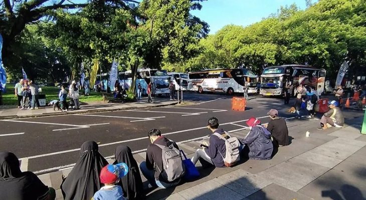 Kang Yana Batal Lepas Mudik Gratis, Pemudik Sempat Terkatung