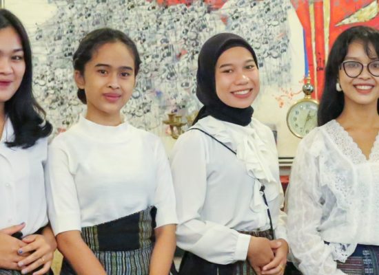 Kisah Mahasiswi Unimed Bawa Tarian Simalungun ke Pentas Dunia