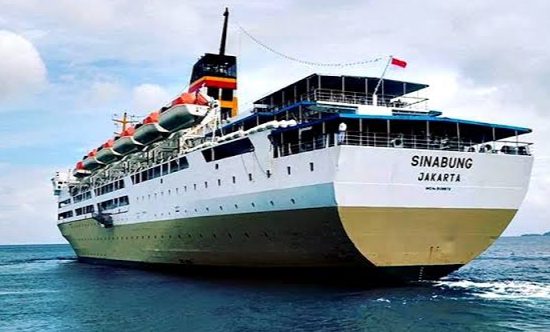 Sandar di Sebelah Kapal Perang, KM Sinabung Jadi ‘Hotel’ Gratis Selama KTT ASEAN 2023 Berlangsung