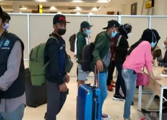 Polisi Amankan Puluhan Pekerja Migran Ilegal di Perairan Tanjung Leidong