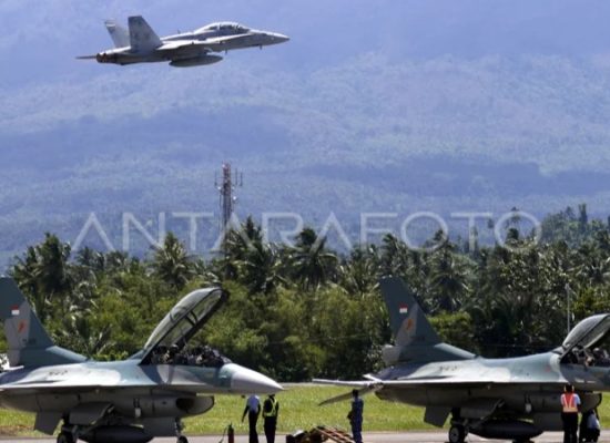 Enam Jet F-16 AS Siap Tempur di Langit Pekanbaru