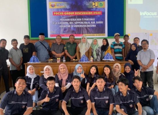 Mahasiswa Universitas Bosowa Susun Prokja KKN Bareng Warga Ajakkang