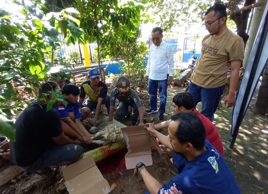 Pokja Jurnalis Jakarta Utara Bagikan 250 Paket Kurban ke Warga Ancol