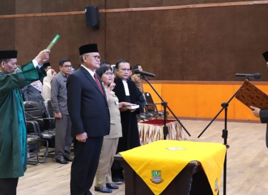 Dani Ramdan Lantik Puluhan Pejabat di Lingkungan Pemkab Bekasi