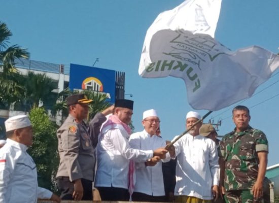 Pj Bupati Bekasi Puji Forum Ukhuwah Islamiyah Gelar Pawai Taaruf