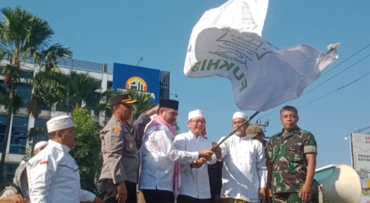 Pj Bupati Bekasi Puji Forum Ukhuwah Islamiyah Gelar Pawai Taaruf