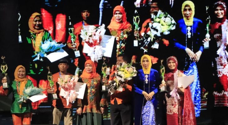Ragam Corak Batik Bekasi Dipamerkan Lewat Peragaan Busana antar OPD