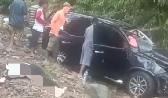 Satu Keluarga Masuk Jurang di Toba, Seorang Penumpang Tewas