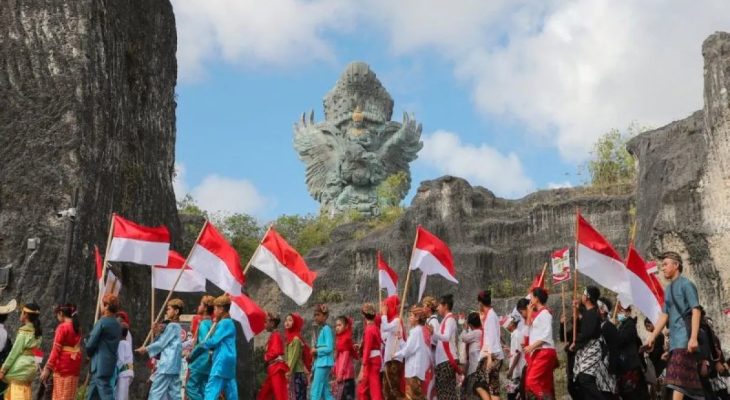 Murid SD di Bali Semarakkan Hari Kemerdekaan dengan Kirab Budaya