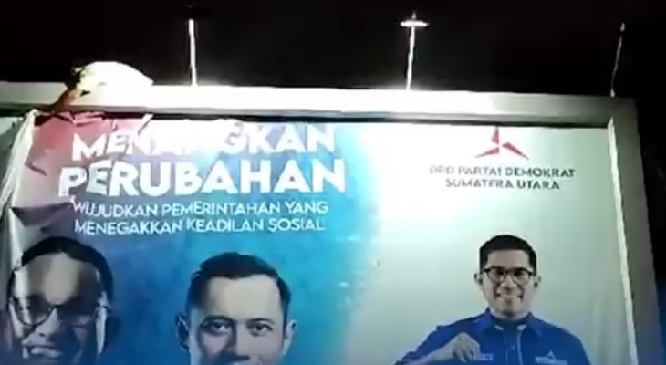 Pengurus Demokrat Ramai-Ramai Turunkan Baliho Anies