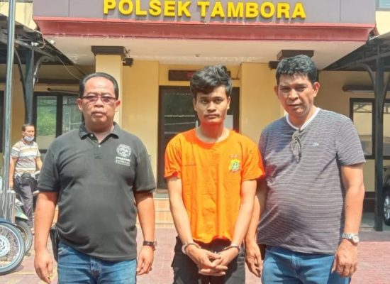 Dicokok Polisi, Rahmat Beli “Barang” 1 Kg Lewat Instagram