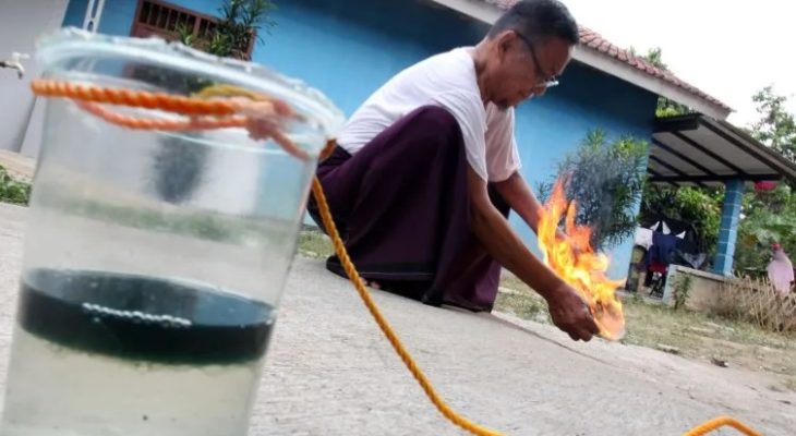 Air Sumur Warga di Desa Pengasinan Bogor Mengandung Pertalite secara Misterius