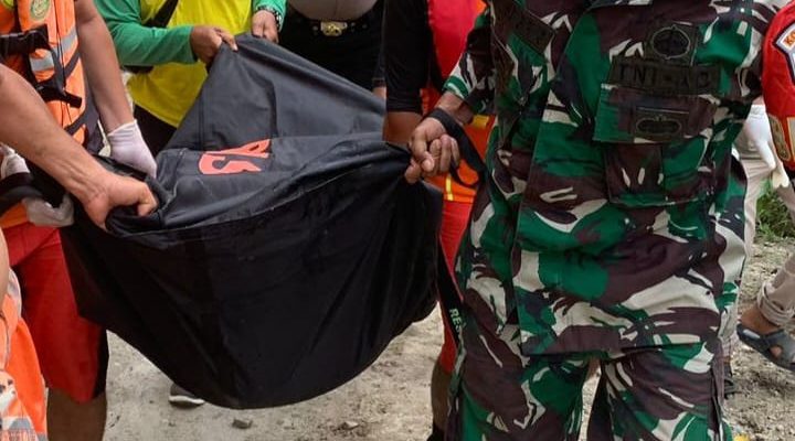 Tim SAR Temukan Satu dari Dua Penumpang Mobil Travel Masuk Jurang di Dairi