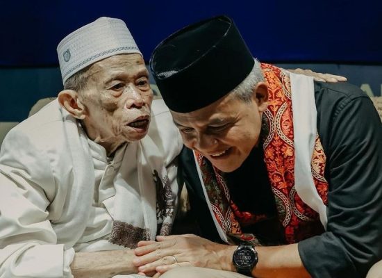 Ganjar, Pemimpin Religius yang Dekat dengan Pesantren