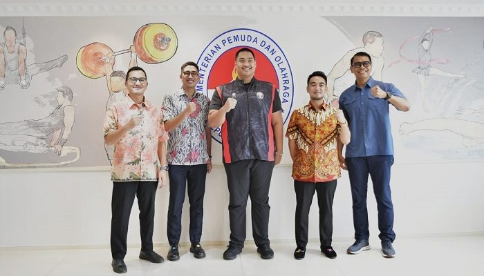 Menpora Dukung Pembalap Glenn Nirwan Unjuk Kelincahan di Supercheap Auto TCR Australia Series 2024