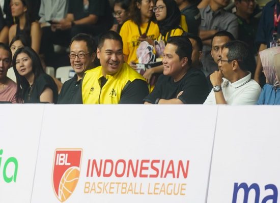 Menpora Dito Hadiri Laga IBL Satria Muda Pertamina Kontra Dewa United Banten di Hall Basket Senayan