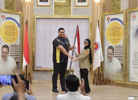 Menpora Lepas Pendaki Muda Berusia 18 Tahun untuk Kibarkan Merah Putih di Puncak Gunung Aconcagua, Argentina