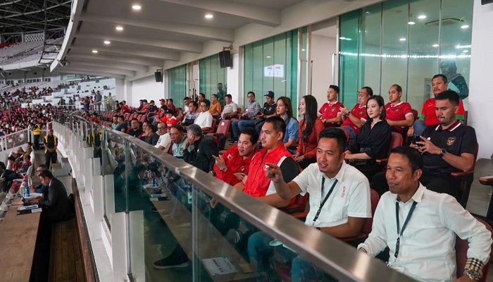 Menpora Dito Saksikan Pertandingan Uji Coba Timnas Indonesia Vs Timnas Thailand