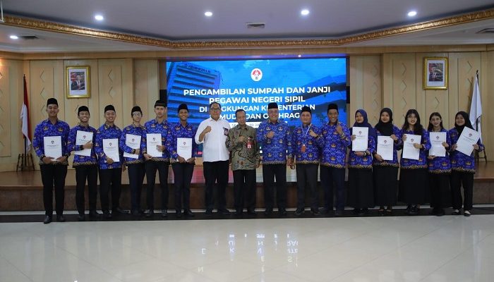 Sekretaris Menpora Gunawan Suswantoro Ambil Sumpah/Janji 11 PNS Alumnus STAN