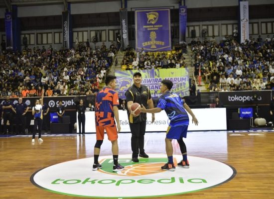 Tip Off Laga Pembuka IBL 2024, Menpora Dito Apresiasi IBL 2024 Banyak Lakukan Terobosan