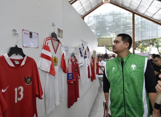 Didaulat Menandatangani Prasasti, Menpora Dito Apresiasi Kontribusi The Forum Sports Hub