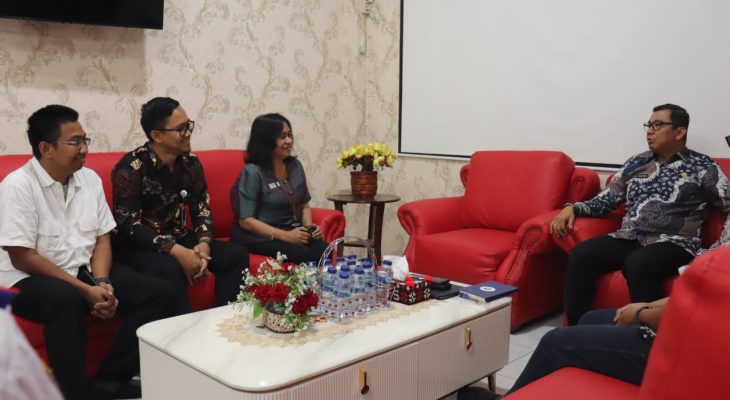 Pjs Bupati Toba Minta PT ASDP Tingkatkan Layanan Kapal Penyeberangan, Dukung Konektivitas Antar Wilayah, Tingkatan Kunjungan Wisata di Danau Toba