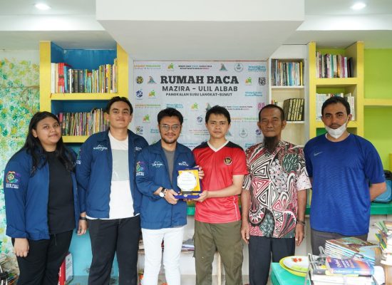 Lulusan Ilkom USU ini Dedikasikan Dirinya demi Pendidikan Anak Bangsa di Daerah Terpencil
