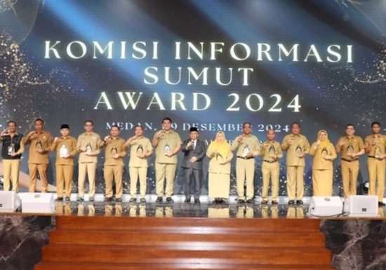 Desa Kuta Mbelin Deli Serdang Raih Penghargaan Komisi Informasi Award 2024