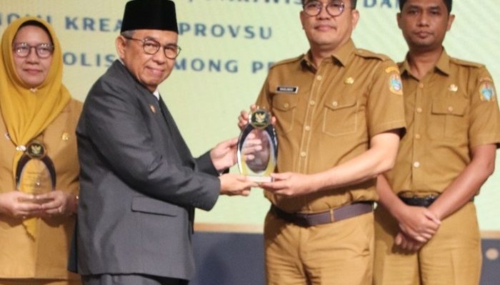 Naslindo Sirait Raih Penghargaan Komisi Informasi Sumut Award 2024, Bukti Komitmen dan Transparansi