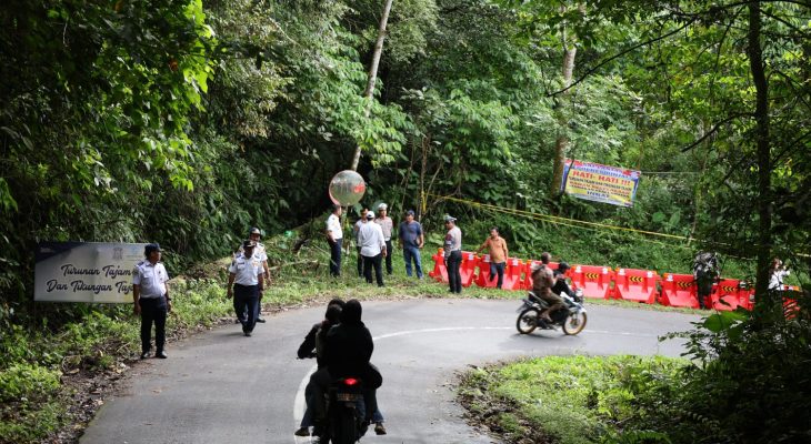 Cegah Kecelakaan Berulang, Dishub Sumut, Bersama Dishub Langkat dan Polres Binjai Pasang Pembatas Jalan dan Rumbles Strip di Lokasi Rawan Kecelakaan