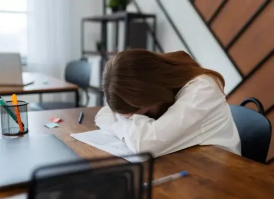 Tidur dengan Kondisi TV Menyala, Gangguan Kejiwaan atau Self-Soothing?